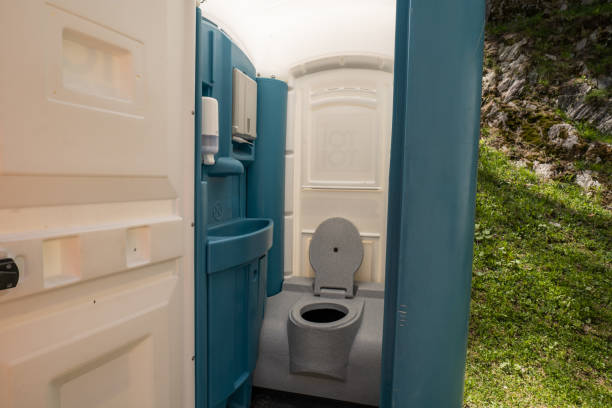 Portable Toilet Options We Offer in Badin, NC